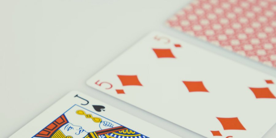 Betting Structures in Texas Hold'em Poker